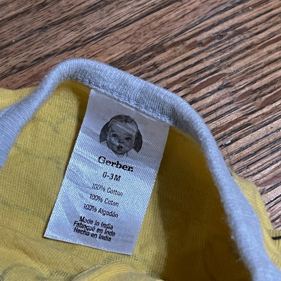 3 piece assorted baby bundle 0-3 months - Picture 3 of 4